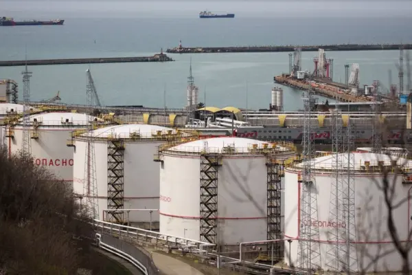 Хронологія липневих нафтогазових доходів рф: від прогнозу Reuters до даних мінфіну