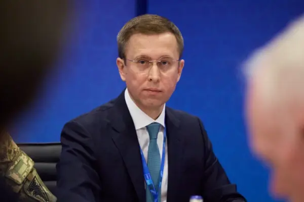Кого і коли відсторонив Кабмін від керівництва Сенс Банку 19 серпня