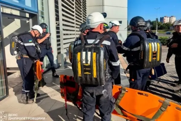 Офіс генпрокурора фіксує наслідки удару по ТЦ у Кривому Розі: 15 загиблих
