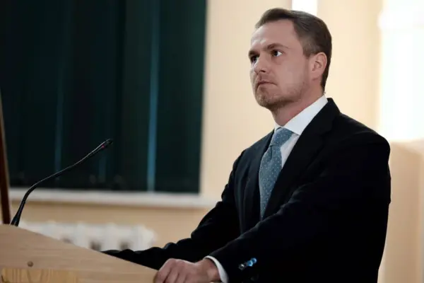 Кравченко перетнув кордон на преміумтаксі: що відомо про наслідки