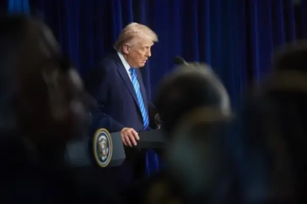 Президент і партії: хто стоїть за антирекордом Трампа в 31%