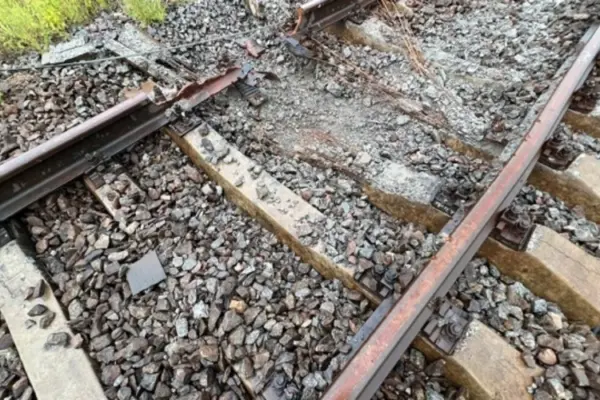 ДСНС ліквідувала пожежу після нічної атаки дронів на залізницю у Коростенській громаді