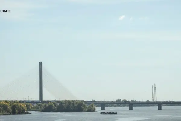 Південний міст у Києві: які саме зміни в роботі транспорту зафіксовано 12 жовтня